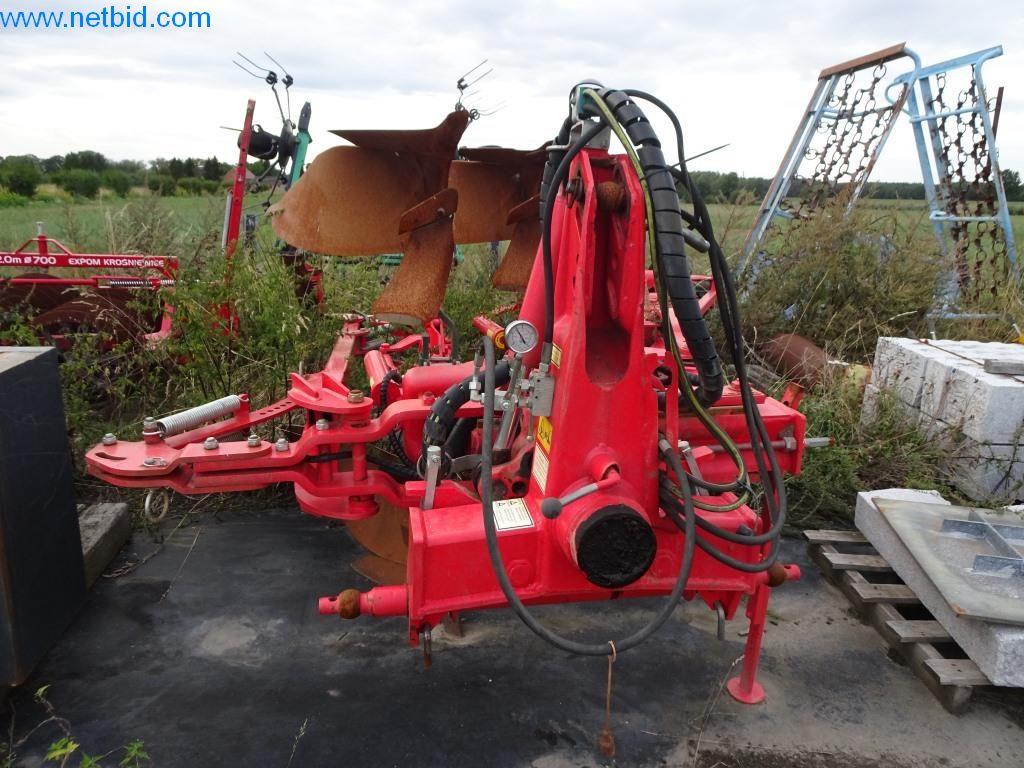 Gepflegte Maschinen aus der Landwirtschaft-4