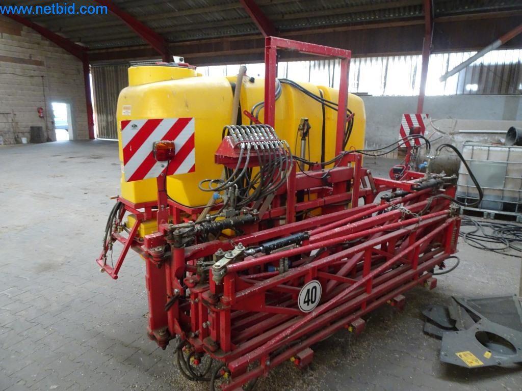 Des machines agricoles bien entretenues-2