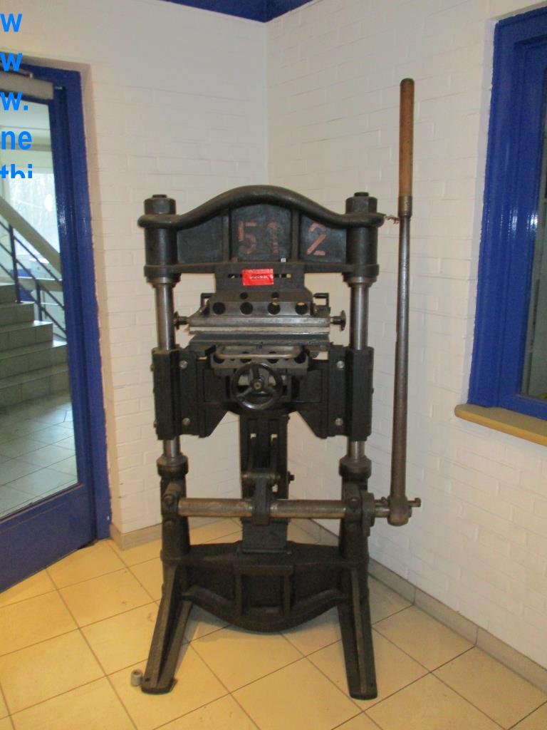 Máquinas de acabamento de impressão-1