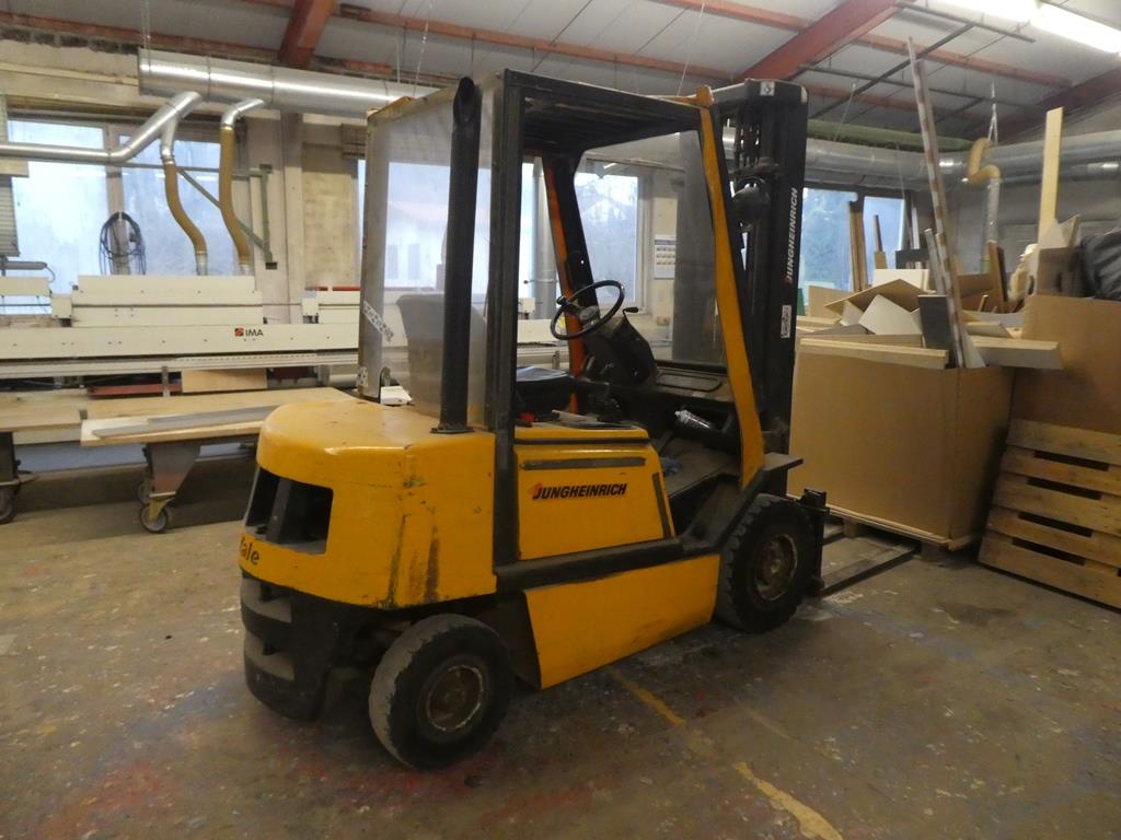 gepflegte Maschine aus dem Bereich Möbelbau-2