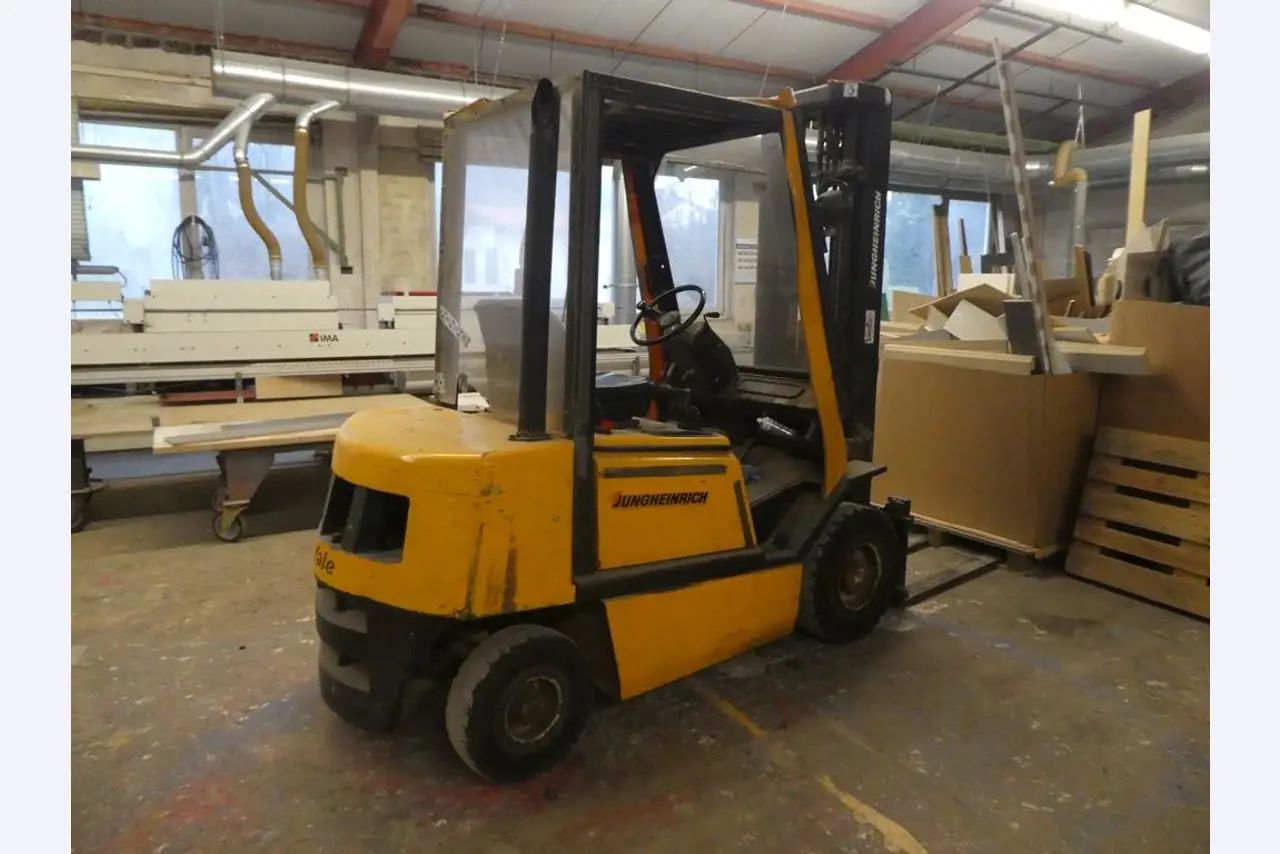 well-maintained machine from the furniture sector -2