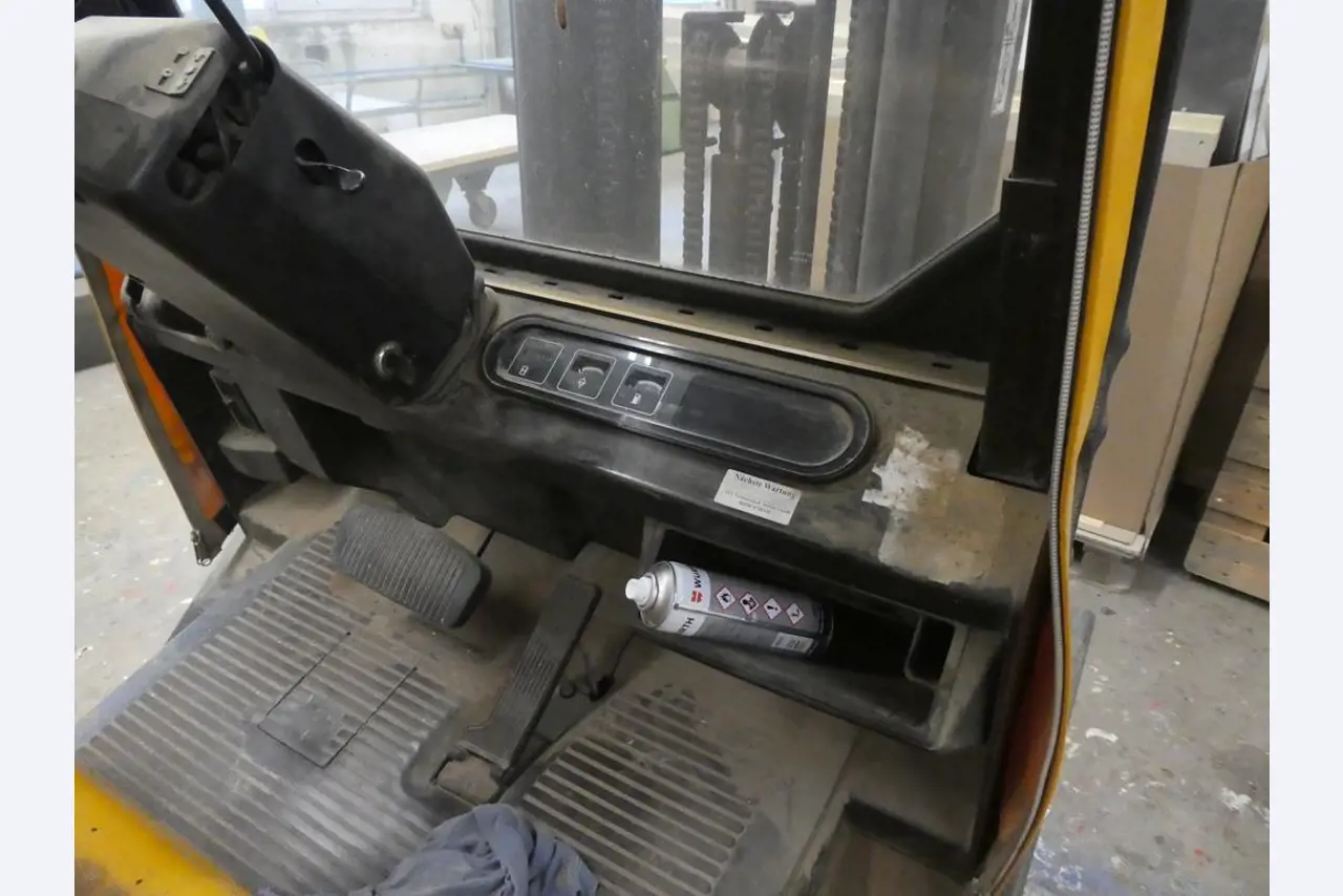 well-maintained machine from the furniture sector -7