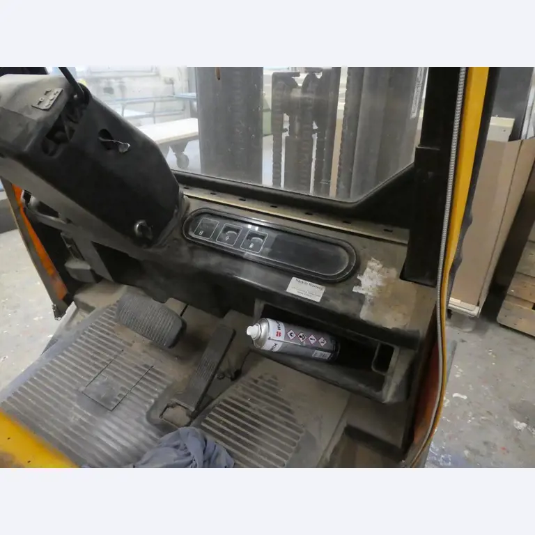 well-maintained machine from the furniture sector -7