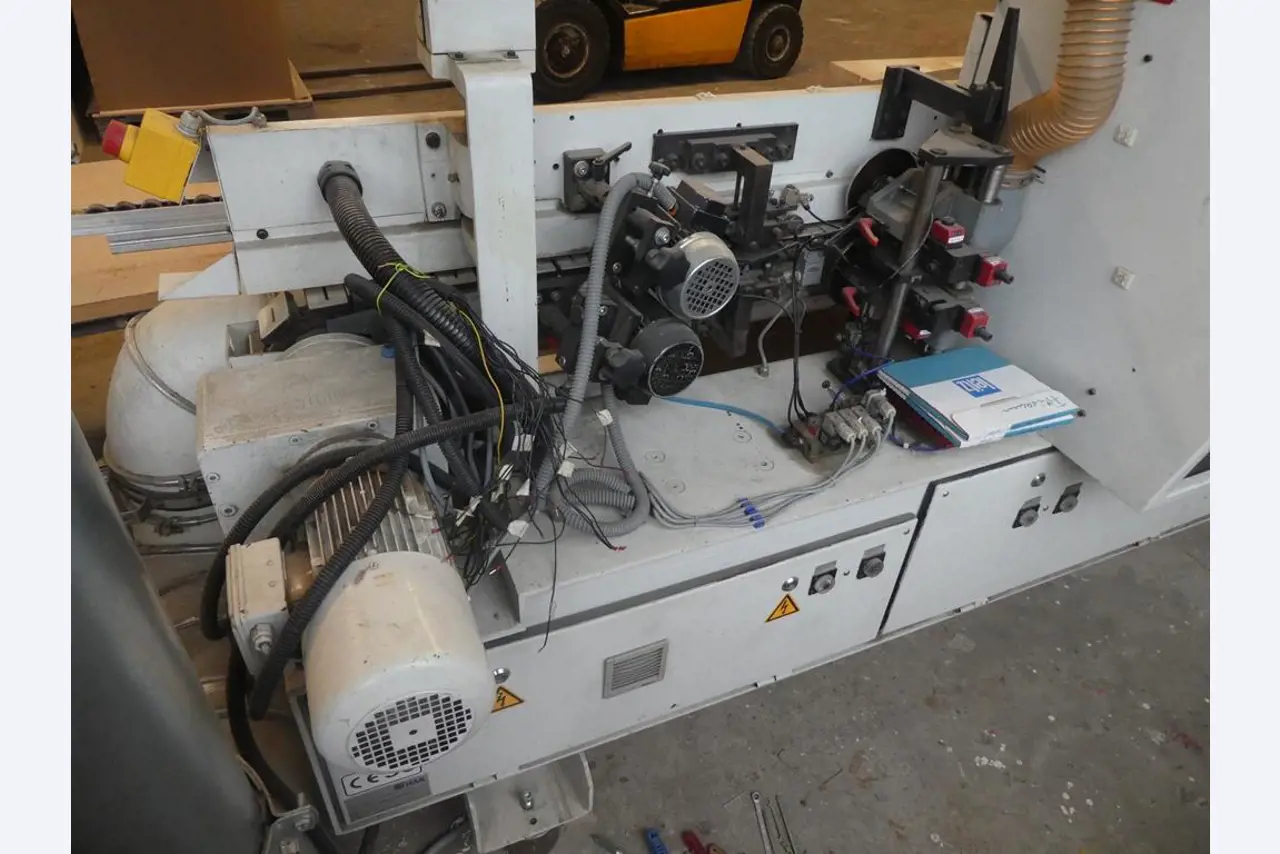 máquina bem conservada do sector da construção de móveis-5