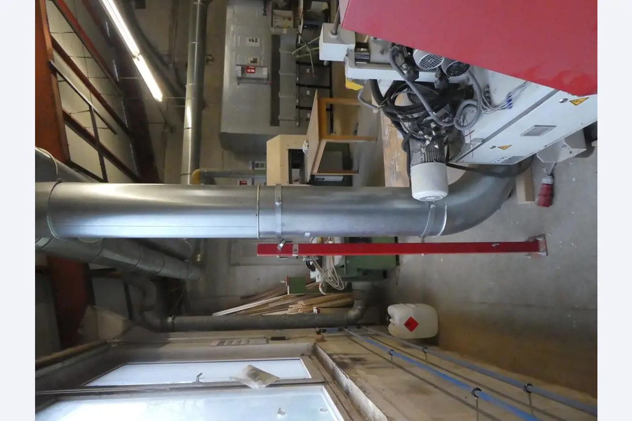 máquina bem conservada do sector da construção de móveis-8