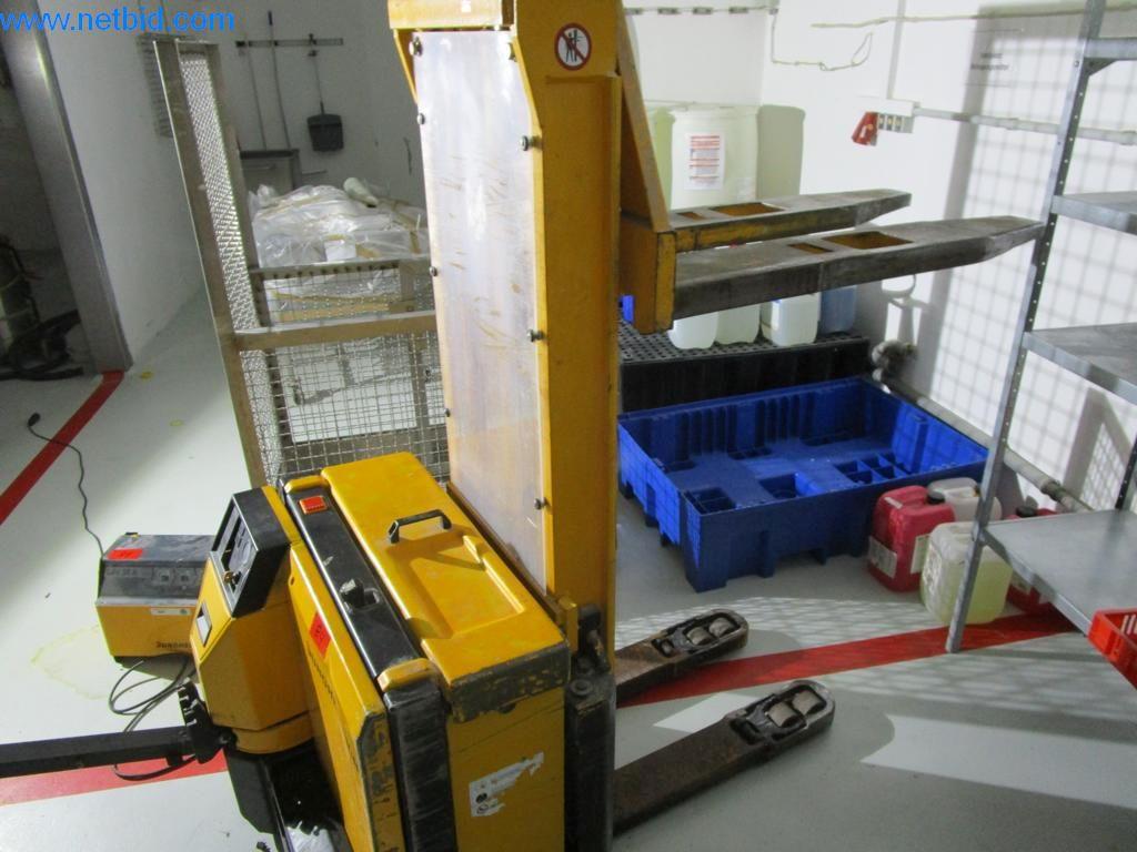 Bäckereimaschinen- und Anlagen sowie Betriebs- und Geschäftausstattung-2