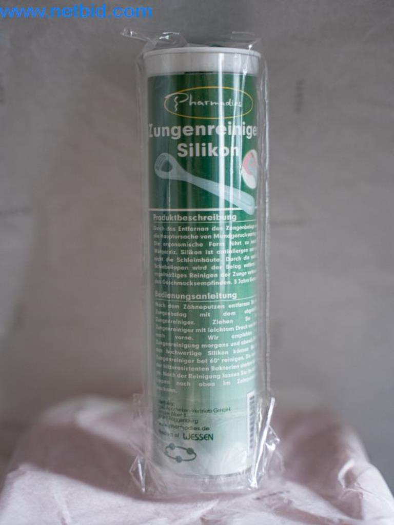 diverse personal care products, sweets, spa products, marmalade/honey, animal accessories, support stockings from the location-5