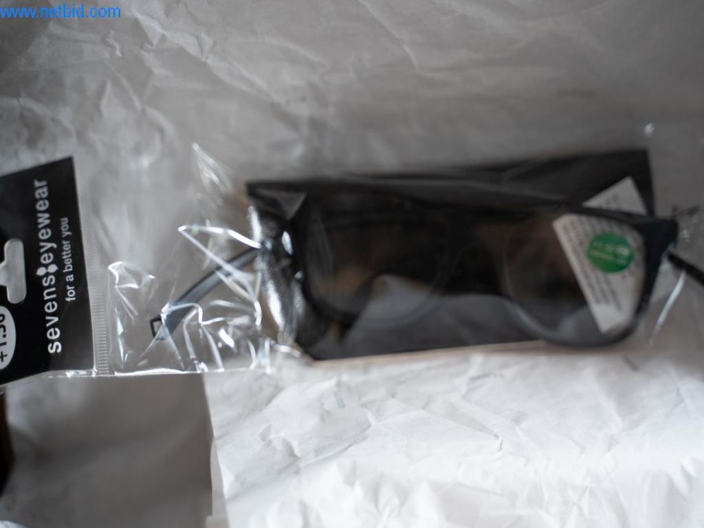 diverse personal care products, sweets, spa products, marmalade/honey, animal accessories, support stockings from the location-4