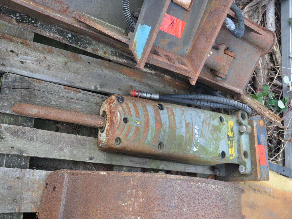 Sprzęt budowlany / pojazdy-24