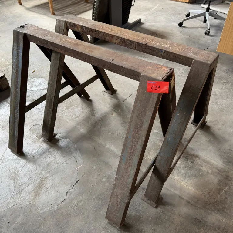 2 Stk. Steel Workbenches