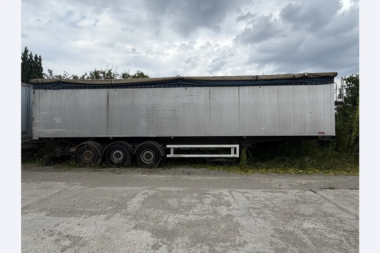 různá vozidla/nákladní automobily a různé BGA-1