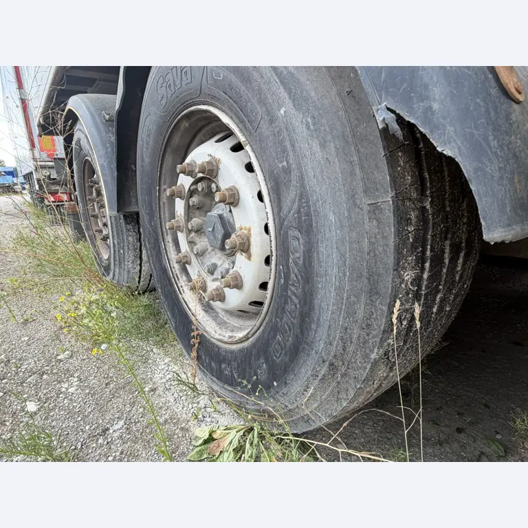 různá vozidla/nákladní automobily a různé BGA-8