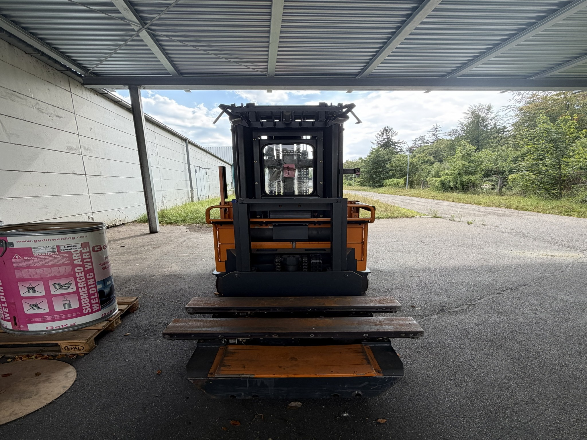 Various vehicles/trucks and various BGA-4