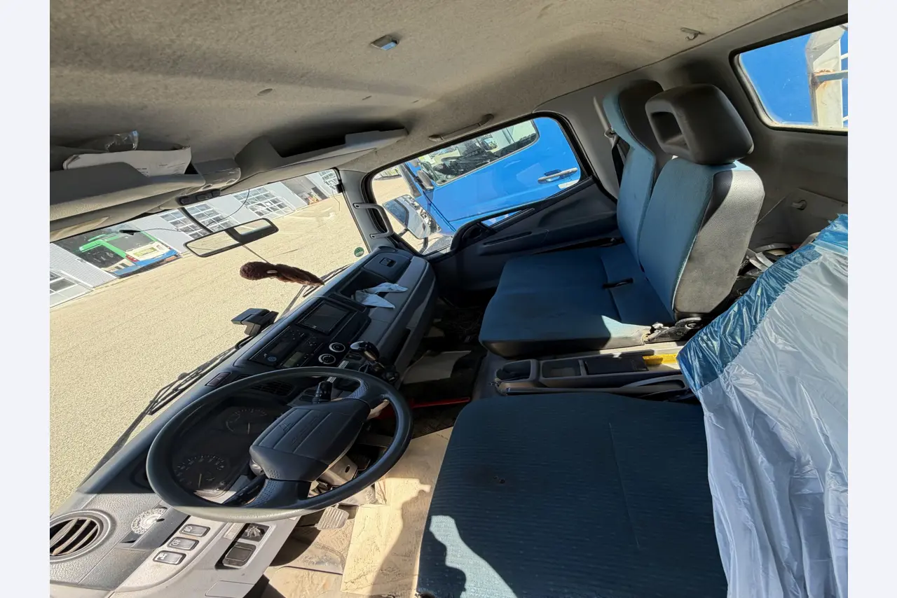 různá vozidla/nákladní automobily a různé BGA-10