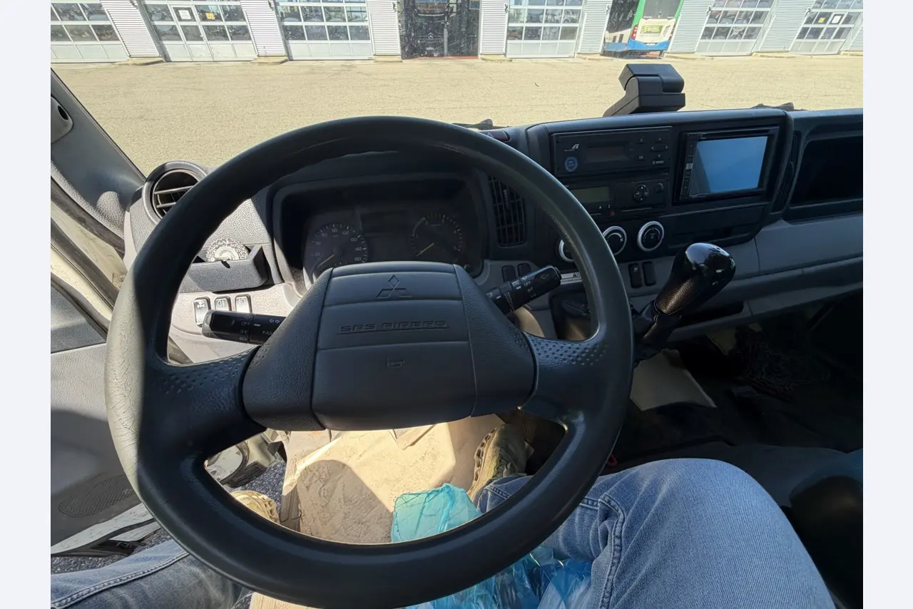 různá vozidla/nákladní automobily a různé BGA-12