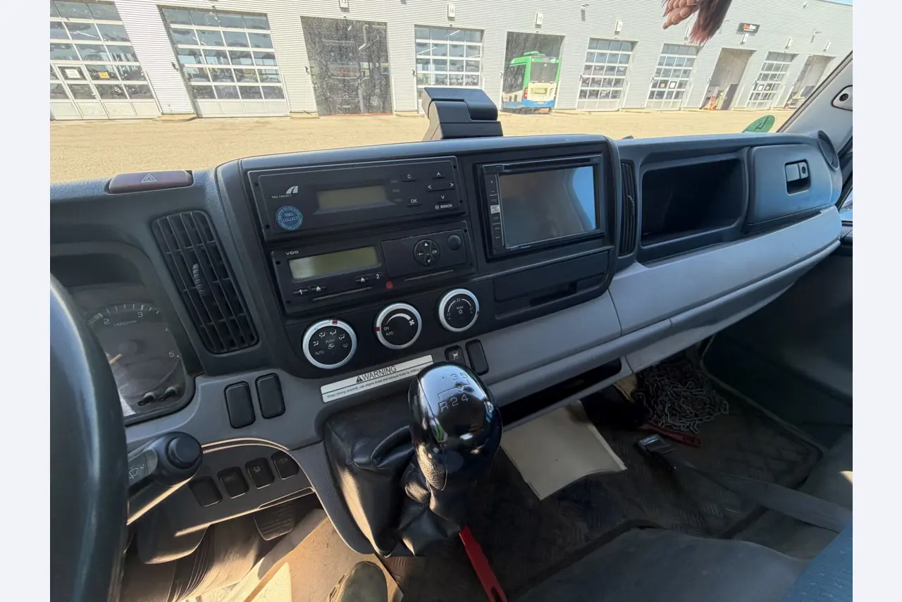 různá vozidla/nákladní automobily a různé BGA-13