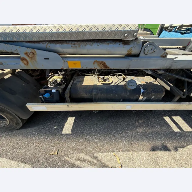 různá vozidla/nákladní automobily a různé BGA-8