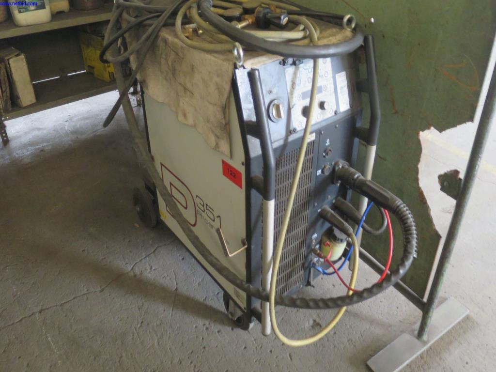 gepflegte Blechbearbeitungsmaschinen, Schweißgeräte, Schweißtische, Betriebs- und Geschäftsausstattung -1