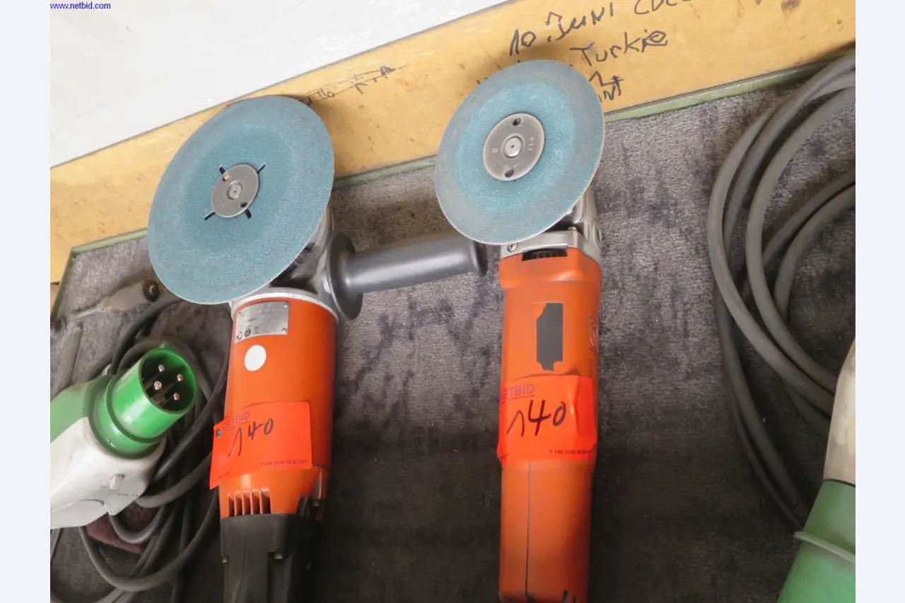 Máquinas para trabajar la chapa, equipos de soldadura, mesas de soldadura, equipos de fábrica y de oficina en buen estado de mantenimiento.-3