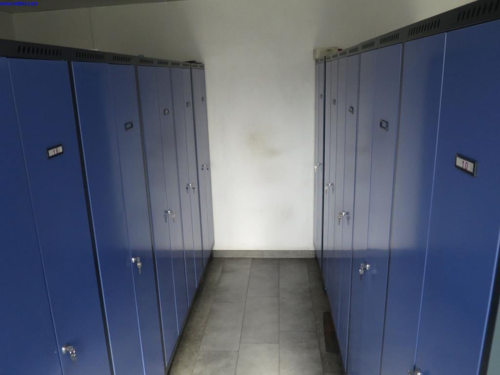 gepflegte Blechbearbeitungsmaschinen, Schweißgeräte, Schweißtische, Betriebs- und Geschäftsausstattung -2