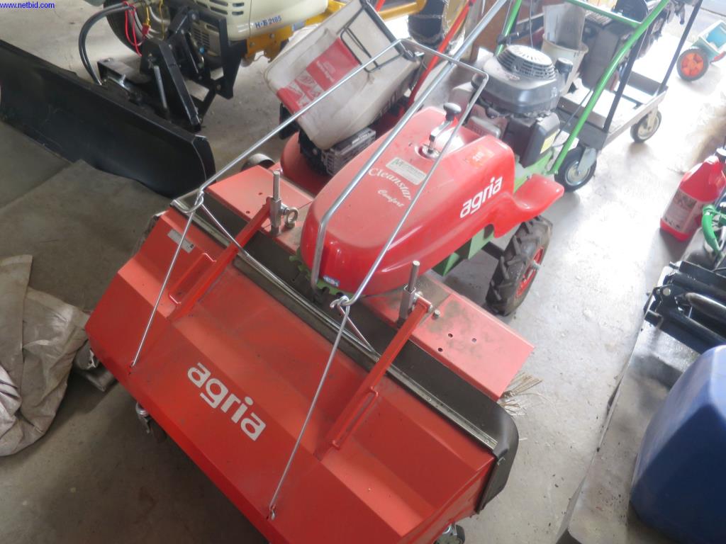 gepflegte Blechbearbeitungsmaschinen, Schweißgeräte, Schweißtische, Betriebs- und Geschäftsausstattung -3