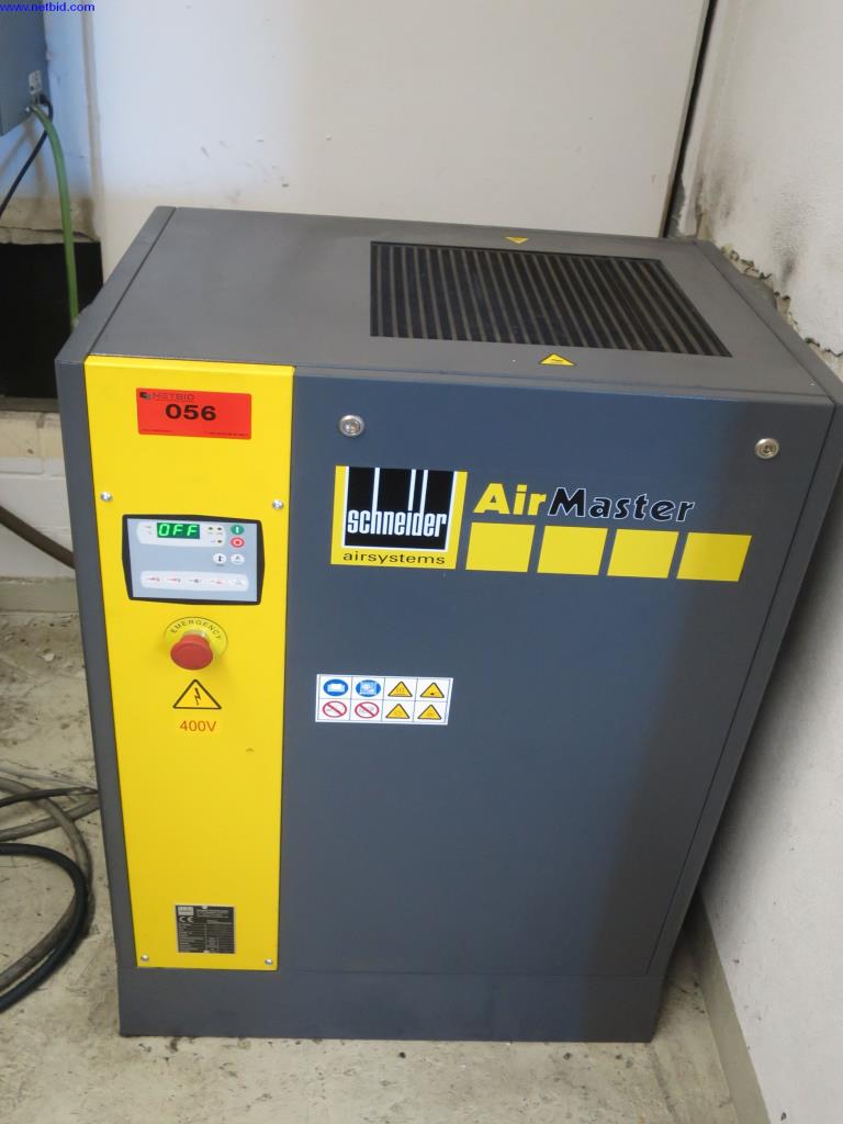 Dobrze utrzymane maszyny do obróbki blachy, sprzęt spawalniczy, stoły spawalnicze, wyposażenie fabryczne i biurowe-1