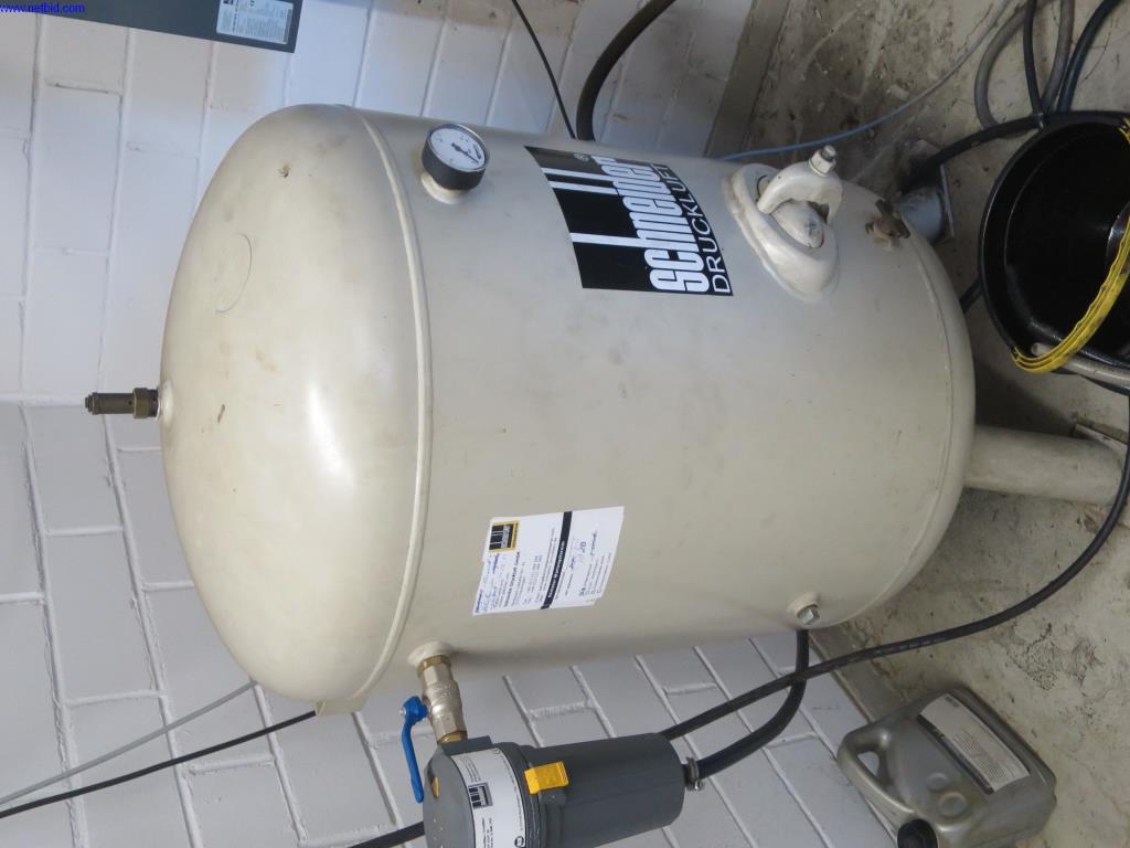 Dobrze utrzymane maszyny do obróbki blachy, sprzęt spawalniczy, stoły spawalnicze, wyposażenie fabryczne i biurowe-4