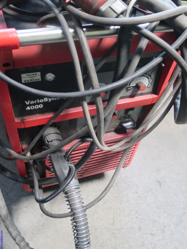 Dobrze utrzymane maszyny do obróbki blachy, sprzęt spawalniczy, stoły spawalnicze, wyposażenie fabryczne i biurowe-1