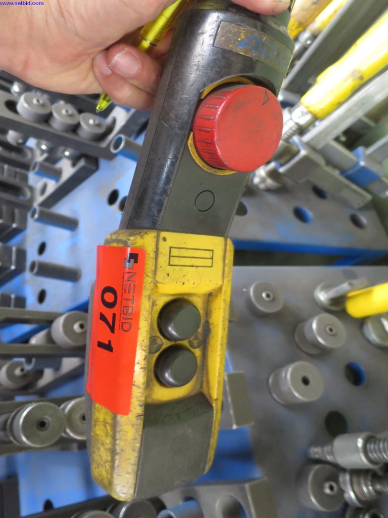 gepflegte Blechbearbeitungsmaschinen, Schweißgeräte, Schweißtische, Betriebs- und Geschäftsausstattung -2