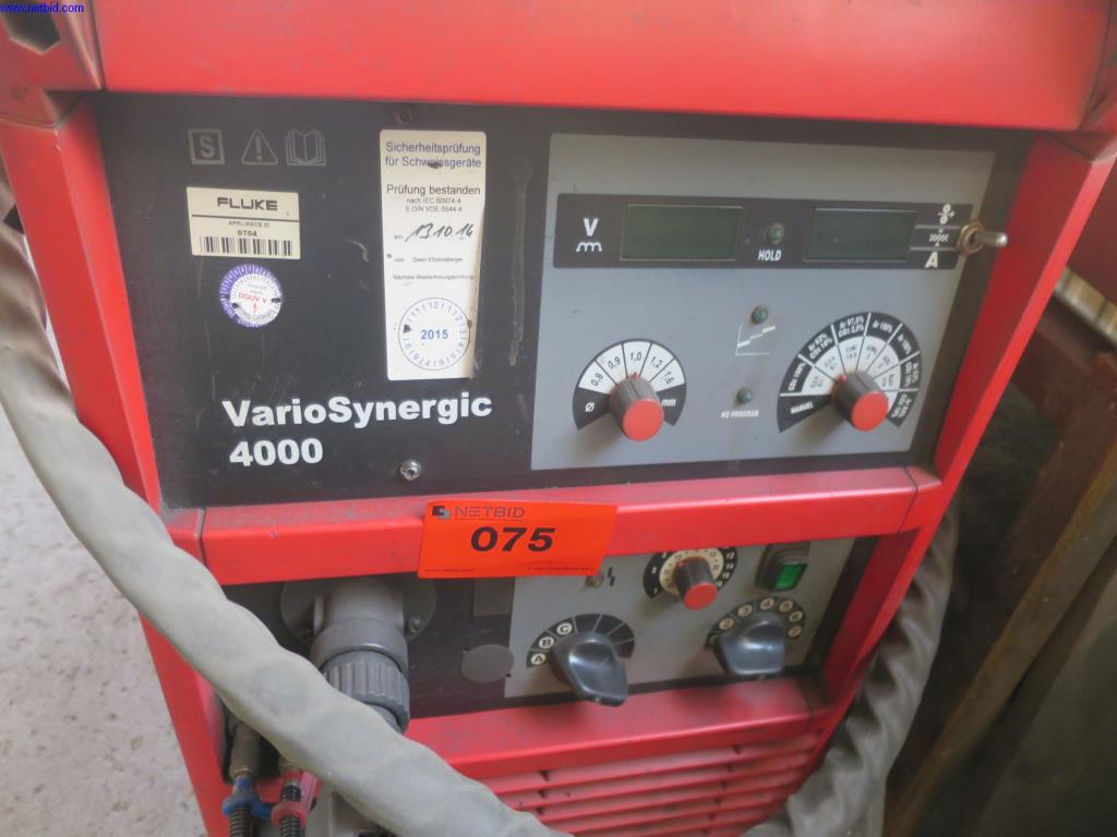 Máquinas para trabalhar chapas metálicas, equipamento de soldadura, mesas de soldadura, equipamento de fábrica e de escritório bem conservados-2