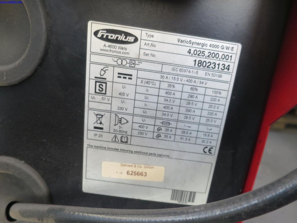 Máquinas para trabalhar chapas metálicas, equipamento de soldadura, mesas de soldadura, equipamento de fábrica e de escritório bem conservados-3