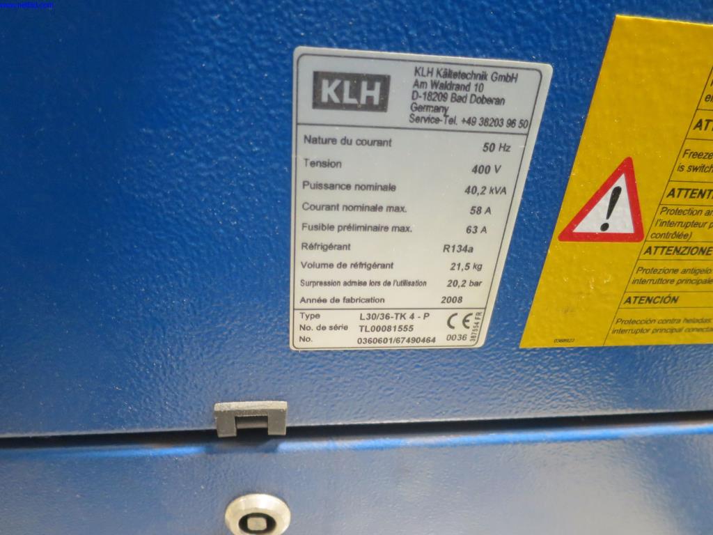 Dobře udržované stroje na zpracování plechu, svařovací zařízení, svařovací stoly, vybavení továrny a kanceláře.-3