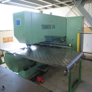 Stroji za luknjanje / odrezovanje Trumpf Trumatic 240 Modell 90821