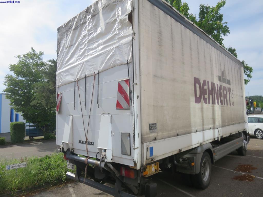 Máquinas para trabalhar chapas metálicas, equipamento de soldadura, mesas de soldadura, equipamento de fábrica e de escritório bem conservados-3