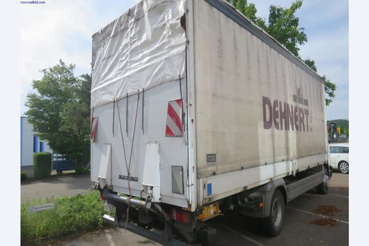 Dobrze utrzymane maszyny do obróbki blachy, sprzęt spawalniczy, stoły spawalnicze, wyposażenie fabryczne i biurowe-3