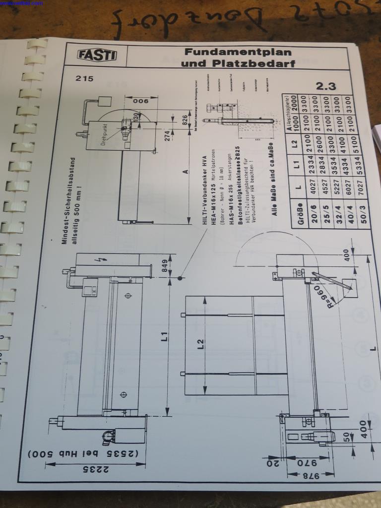 Máquinas para trabalhar chapas metálicas, equipamento de soldadura, mesas de soldadura, equipamento de fábrica e de escritório bem conservados-10