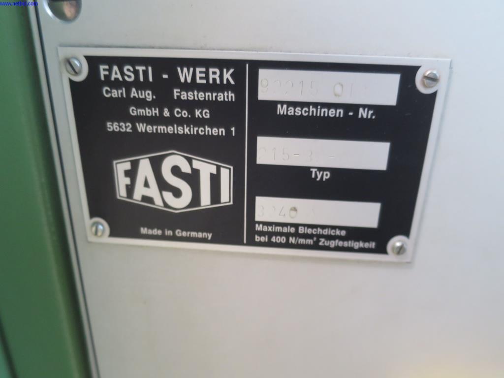 Máquinas para trabalhar chapas metálicas, equipamento de soldadura, mesas de soldadura, equipamento de fábrica e de escritório bem conservados-2