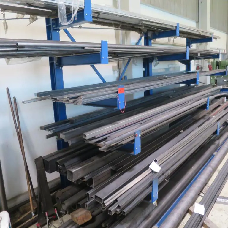 Single-sided cantilever rack