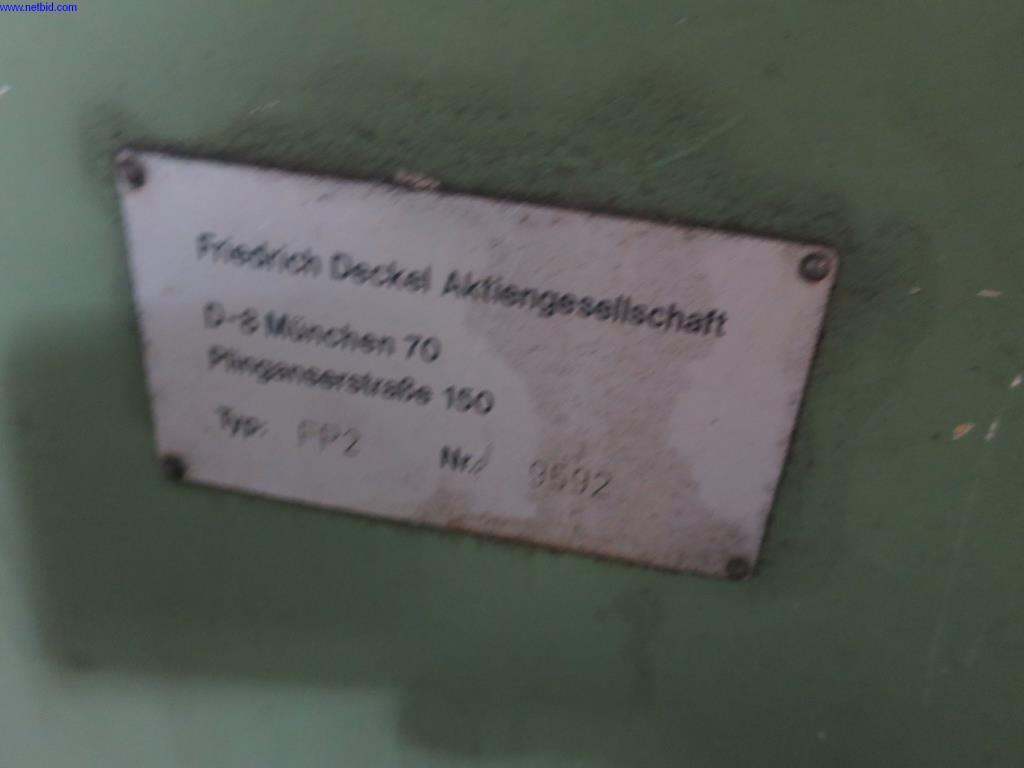 Dobrze utrzymane maszyny do obróbki blachy, sprzęt spawalniczy, stoły spawalnicze, wyposażenie fabryczne i biurowe-2