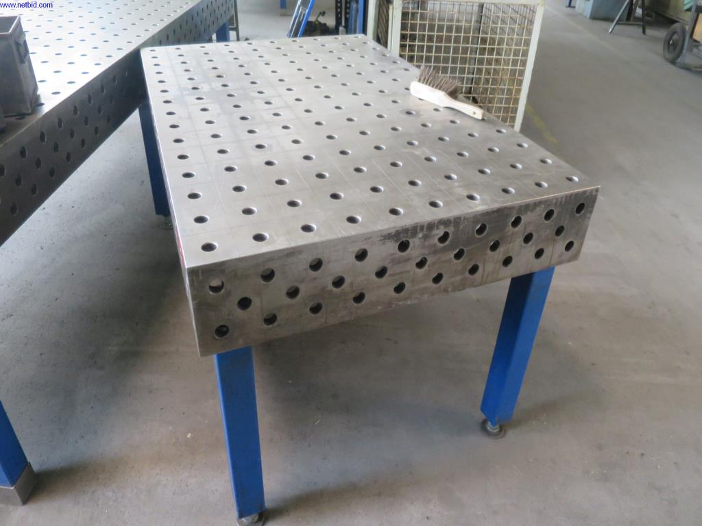 Máquinas para trabalhar chapas metálicas, equipamento de soldadura, mesas de soldadura, equipamento de fábrica e de escritório bem conservados-2