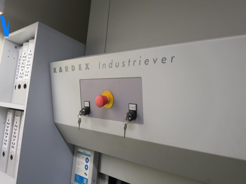 Impressão offset, pré-impressão, acabamento e produção de cartão-3