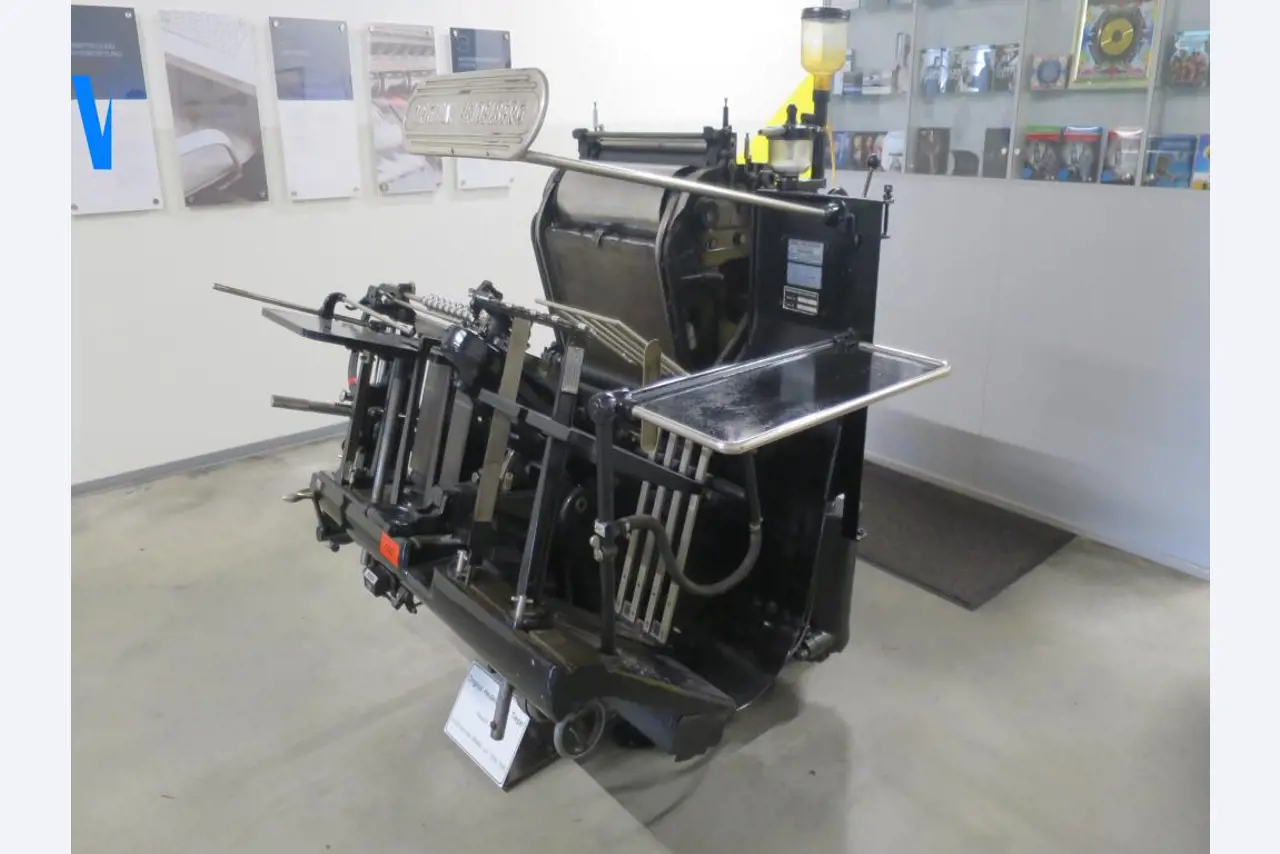 Offsetdruck,  Druckvorstufe, Weiterverarbeitung und Kartonagenherstellung-11