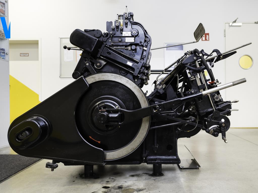 ofsetni tisk, priprava za tisk, dodelava in izdelava kartona-4