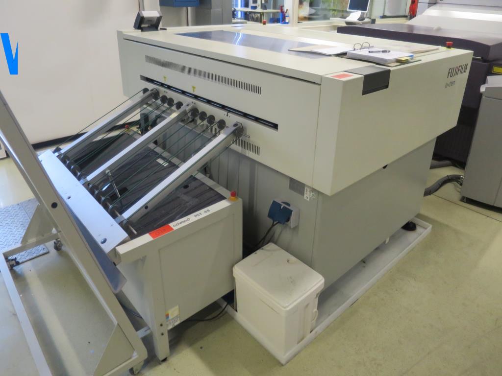 Impressão offset, pré-impressão, acabamento e produção de cartão-10