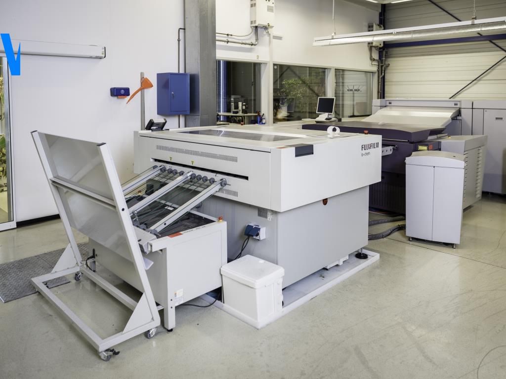 Impressão offset, pré-impressão, acabamento e produção de cartão-11