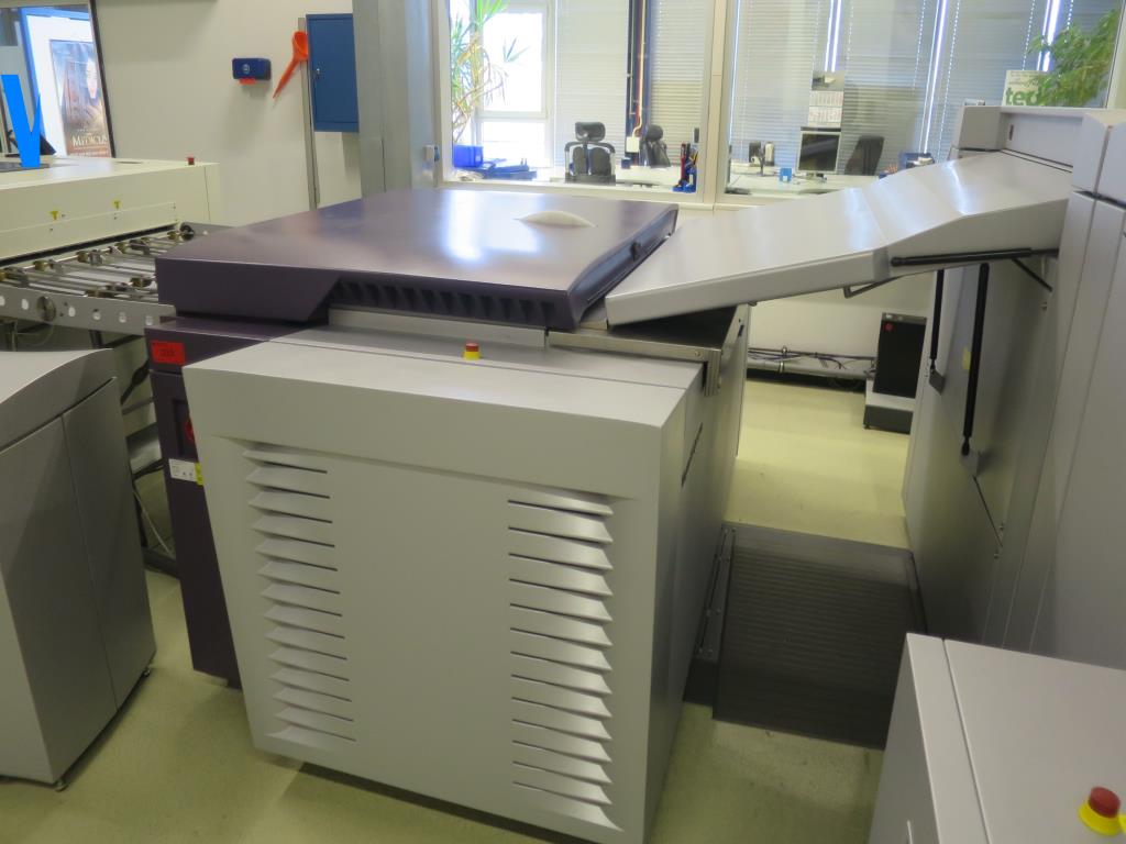 Impressão offset, pré-impressão, acabamento e produção de cartão-8