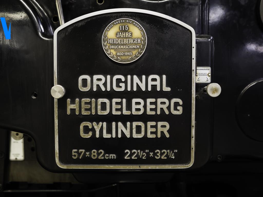 Impressão offset, pré-impressão, acabamento e produção de cartão-2