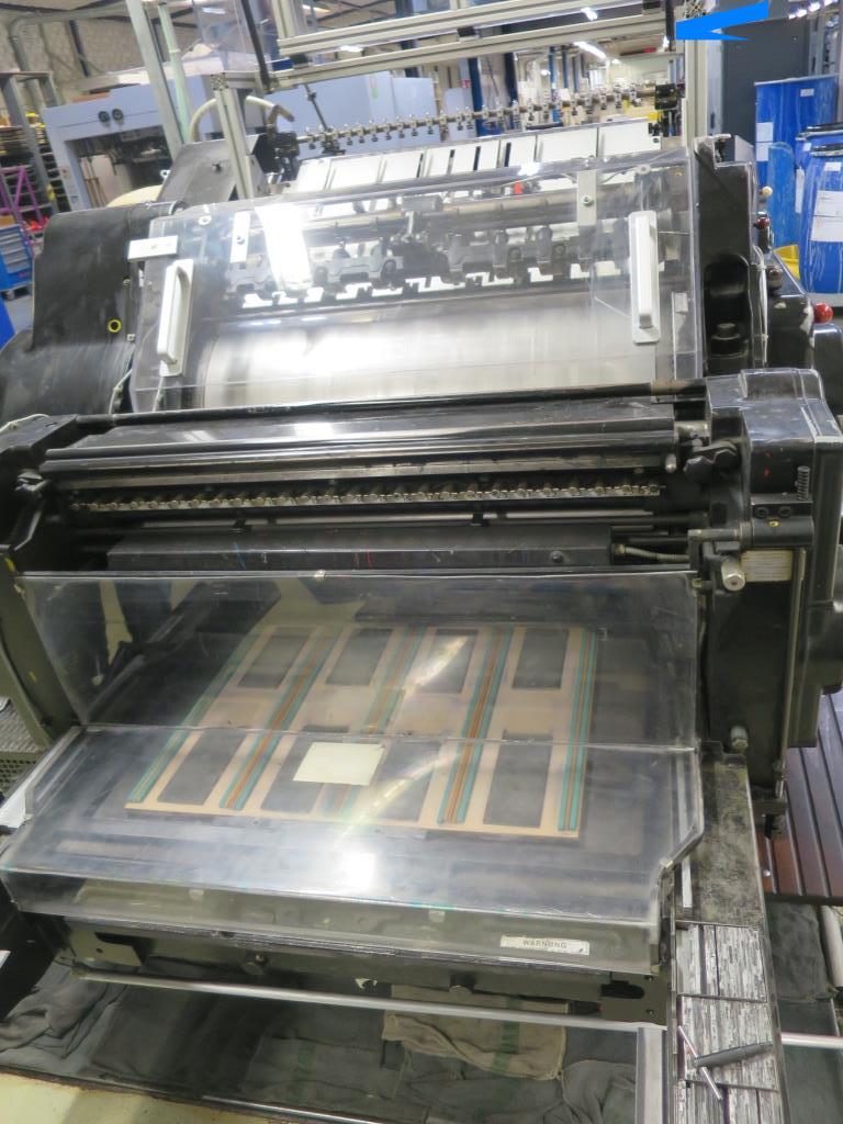 Impressão offset, pré-impressão, acabamento e produção de cartão-6