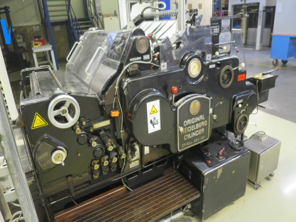 Impressão offset, pré-impressão, acabamento e produção de cartão-7