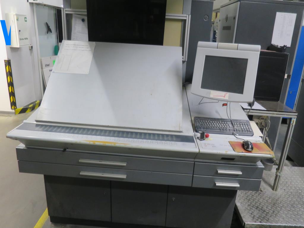 Impressão offset, pré-impressão, acabamento e produção de cartão-16